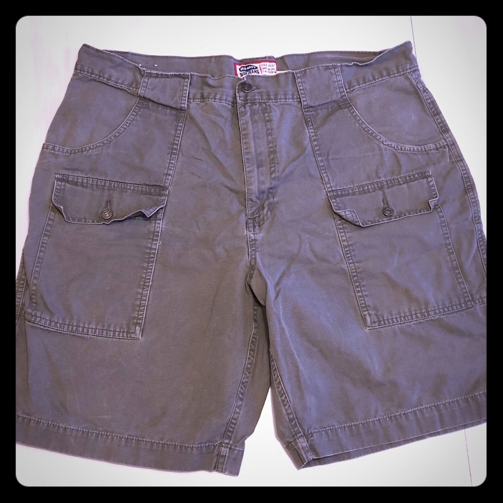 OLD NAVY Shorts. Back Patch Pockets - Old School